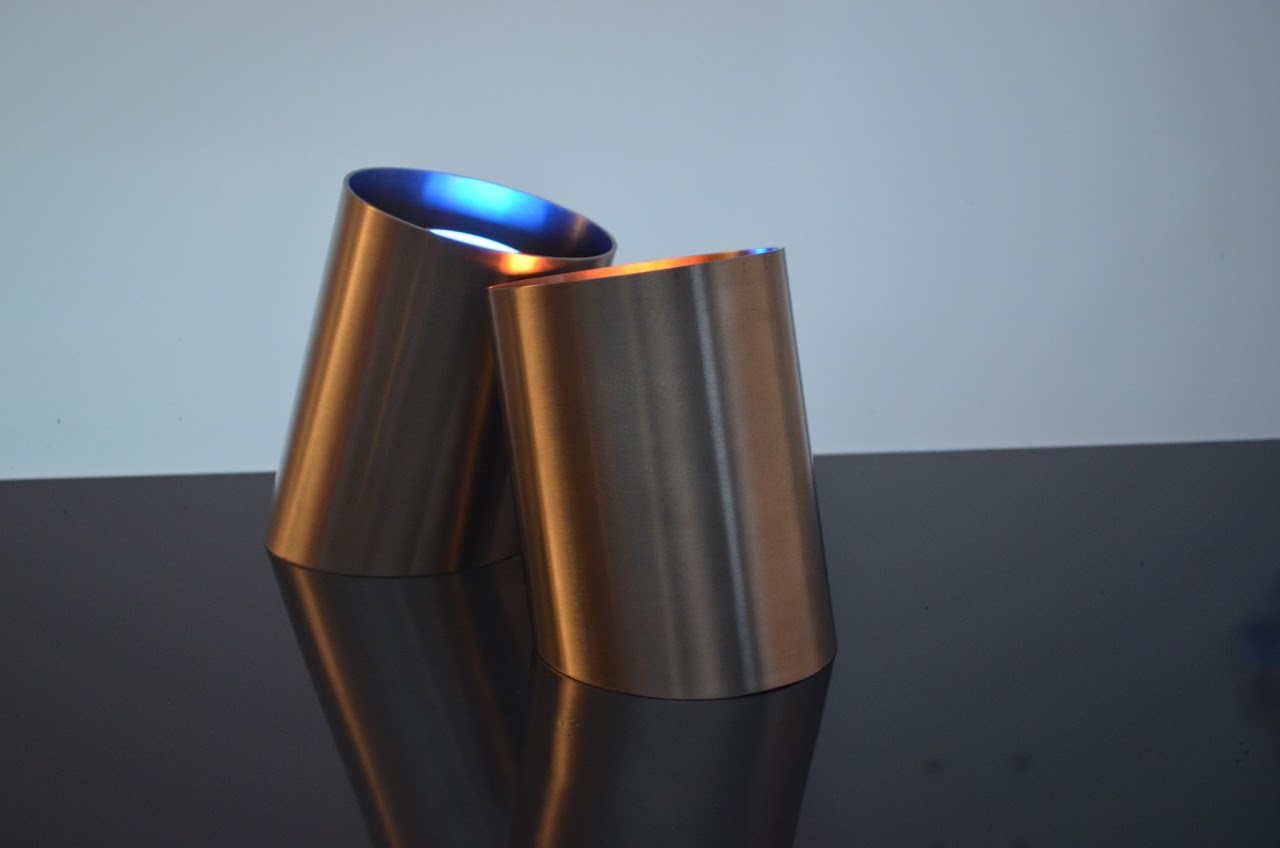 Two luminaires with blue and red light